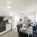 Airbnsea Centre Side Sea View Lejlighed *