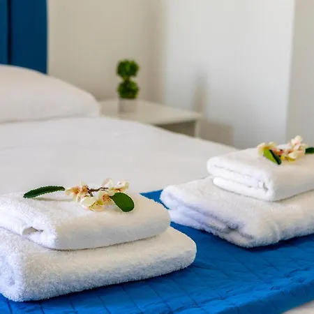 Airbnsea Centre Side Sea View 라르나카
