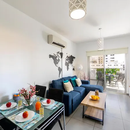 아파트 Airbnsea Centre Side Sea View 라르나카