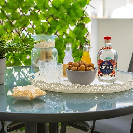 Airbnsea Centre Side Sea View דירה *