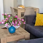 Airbnsea Centre Side Sea View Apartment