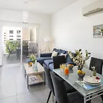 Airbnsea Centre Side Sea View * Larnaca