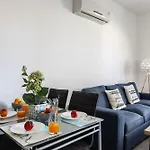 Airbnsea Centre Side Sea View Larnaca