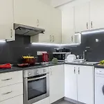 Airbnsea Centre Side Sea View * ラルナカ