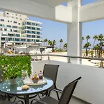 Airbnsea Centre Side Sea View Appartamento Larnaca