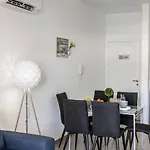 Airbnsea Centre Side Sea View Apartment