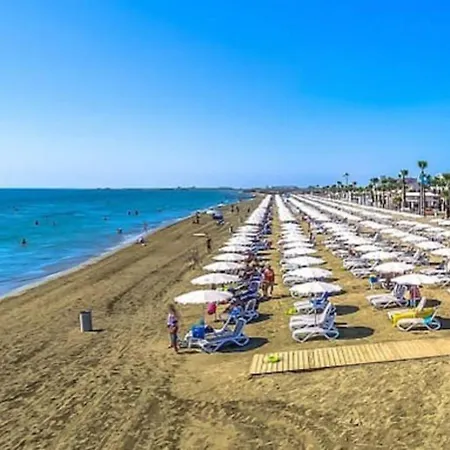 Airbnsea Centre Side Sea View Larnaca