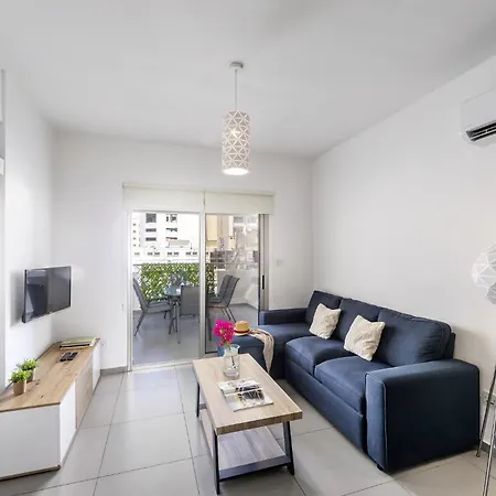 Airbnsea Centre Side Sea View * Larnaca