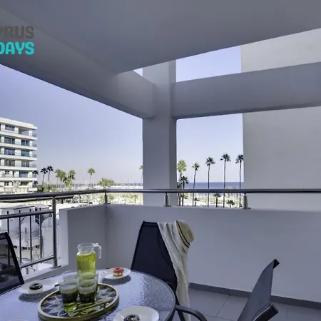Airbnsea Centre Side Sea View * Larnaca