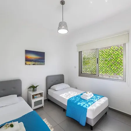 Airbnsea Centre Side Sea View Larnaca