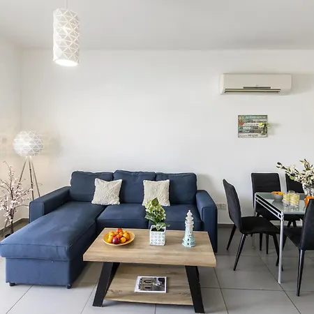 Airbnsea Centre Side Sea View