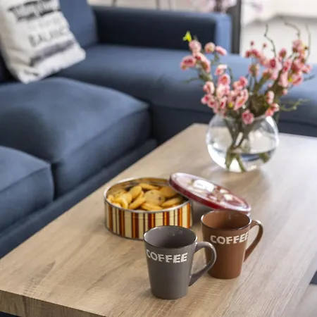 Airbnsea Centre Side Sea View * ラルナカ