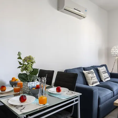 Airbnsea Centre Side Sea View Larnaca