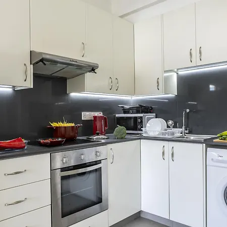 Airbnsea Centre Side Sea View * Larnaca