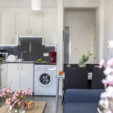 Airbnsea Centre Side Sea View * Larnaca