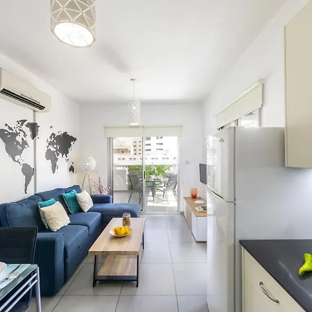 Airbnsea Centre Side Sea View * Larnaca