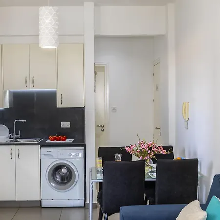 Airbnsea Centre Side Sea View Apartment