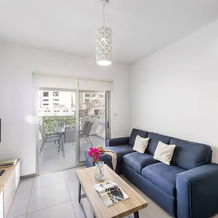 Airbnsea Centre Side Sea View Apartment Larnaca