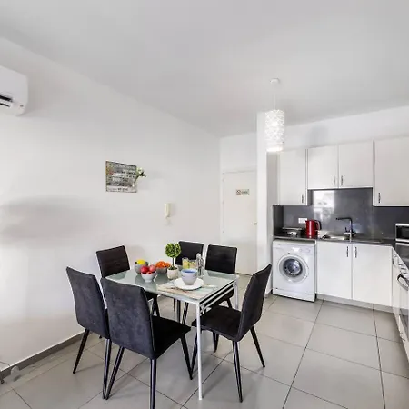 Airbnsea Centre Side Sea View Apartament