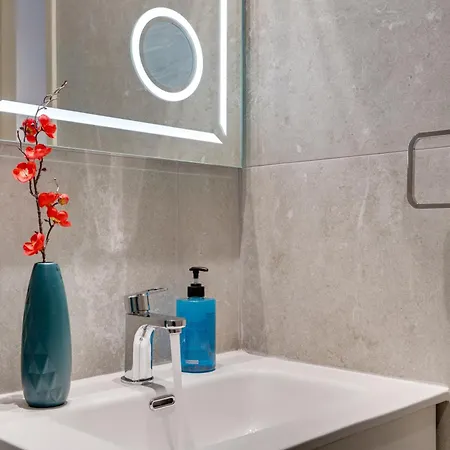Apartment Airbnsea Centre Side Sea View Larnaca