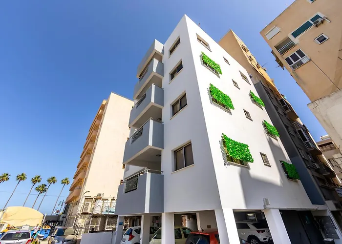 Airbnsea Centre Side Sea View * Larnaka