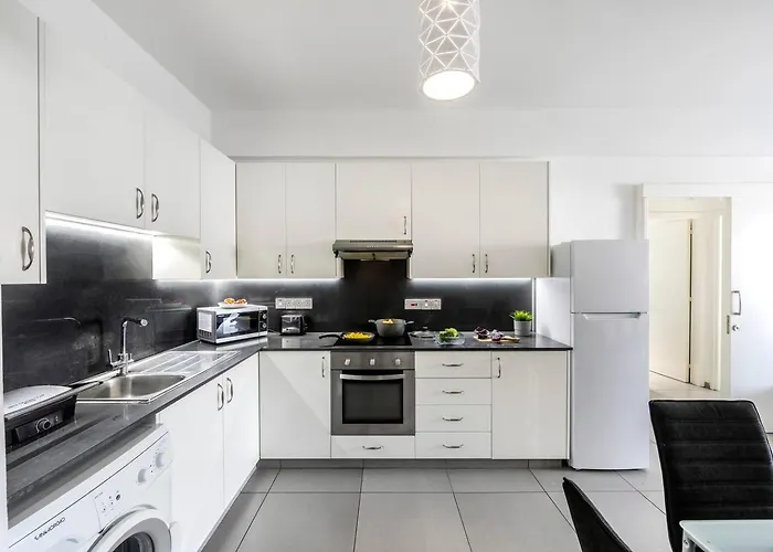 Airbnsea Centre Side Sea View