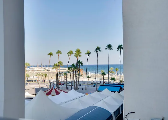 Airbnsea Centre Side Sea View Larnaka