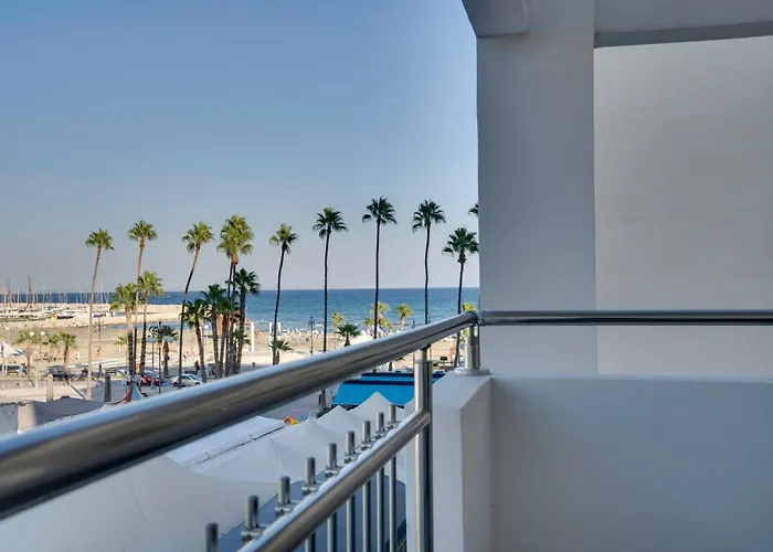 Apartmán Airbnsea Centre Side Sea View