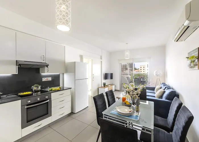 Airbnsea Centre Side Sea View Apartment *