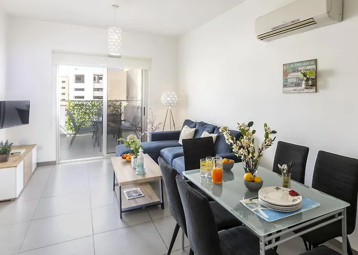 Airbnsea Centre Side Sea View * Larnaka