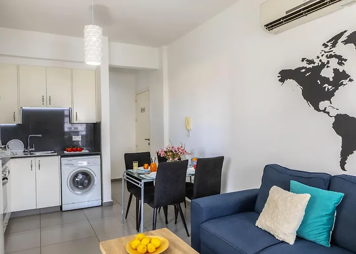 Airbnsea Centre Side Sea View Apartmán *