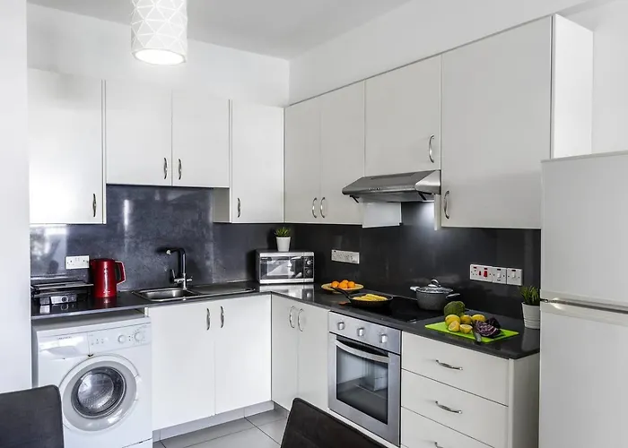 Airbnsea Centre Side Sea View Apartment