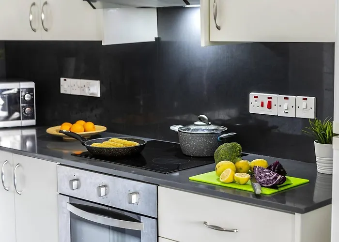 Airbnsea Centre Side Sea View Larnaka